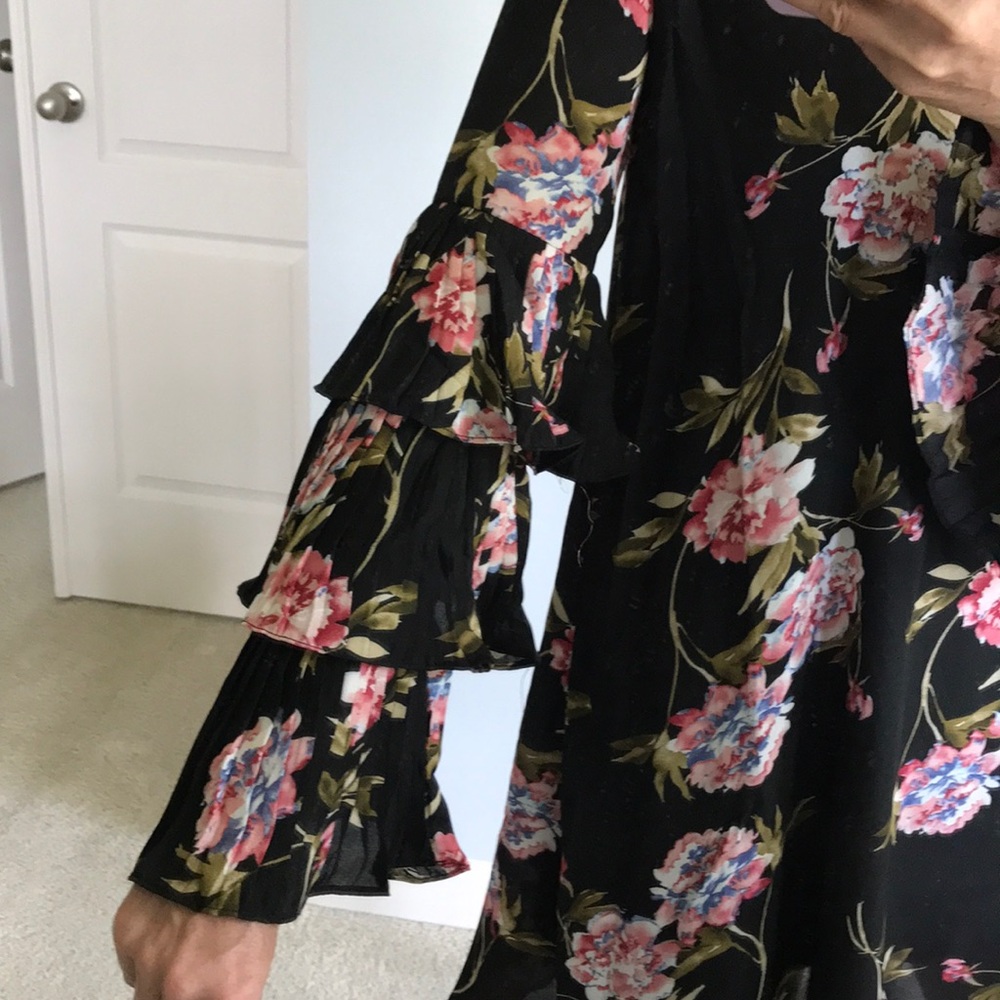 Floral Tiered Bell Sleeve Dress - Picture 4 of 8
